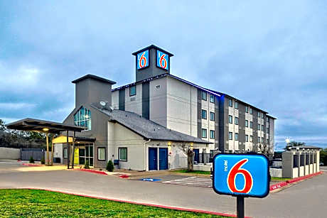 Motel 6-Marble Falls, TX