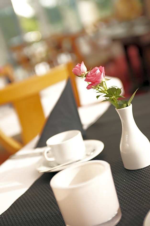 Hotel Daenischer Hof Altenholz by Tulip Inn