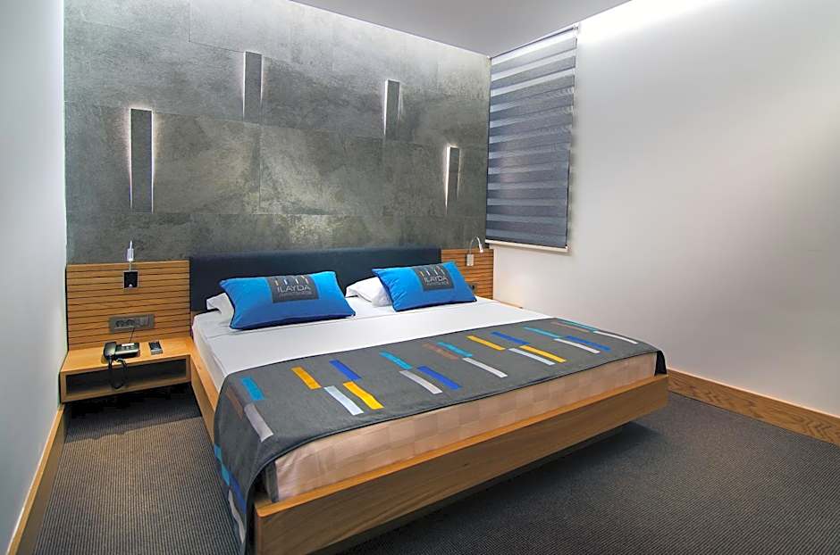 Photo 1 of 6 of Suite