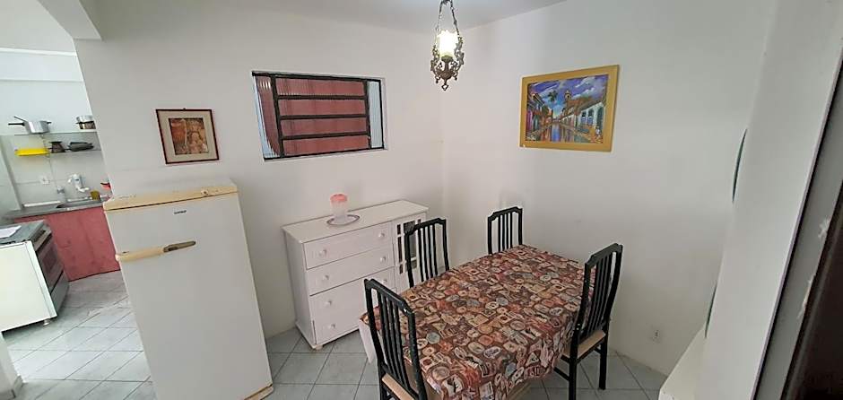 Seu Apto na Praia da Costa 7 Completo Simples e Barato 2Q Ar Cond Geladeira Fogao TV no Centro Bom para Empresas Sem escadas