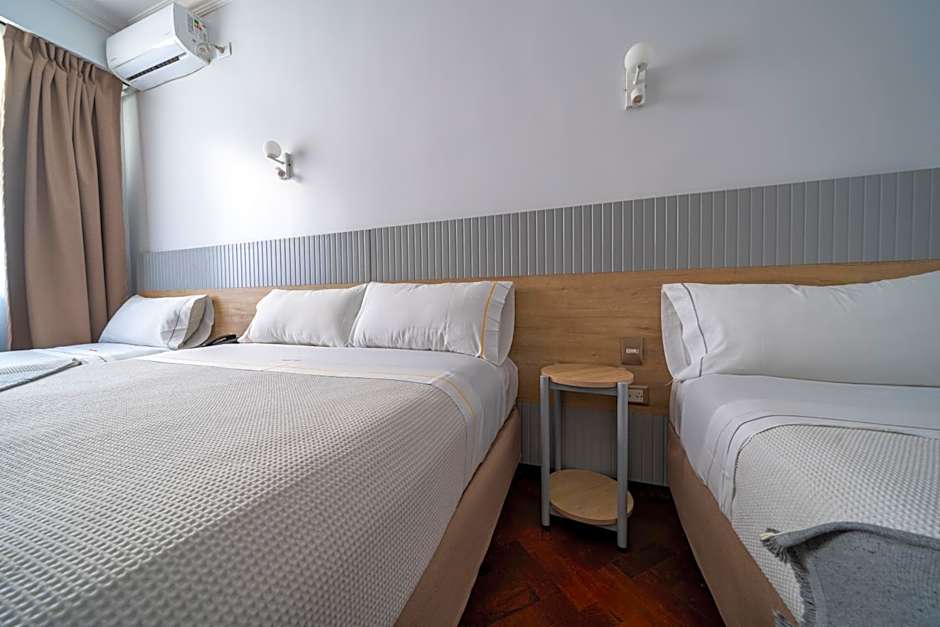 HOTEL REGIS