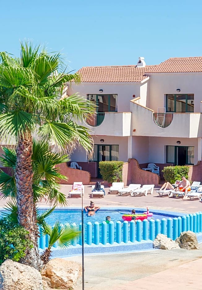 Apartamentos Lentiscos by MIJ