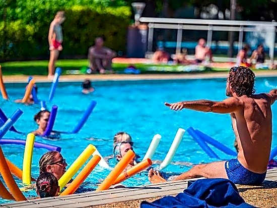 Marina Hotel Club