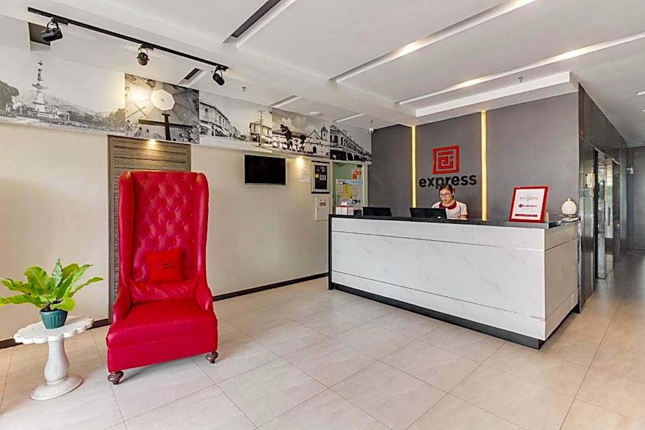 RedDoorz Plus @ Jones Avenue Cebu