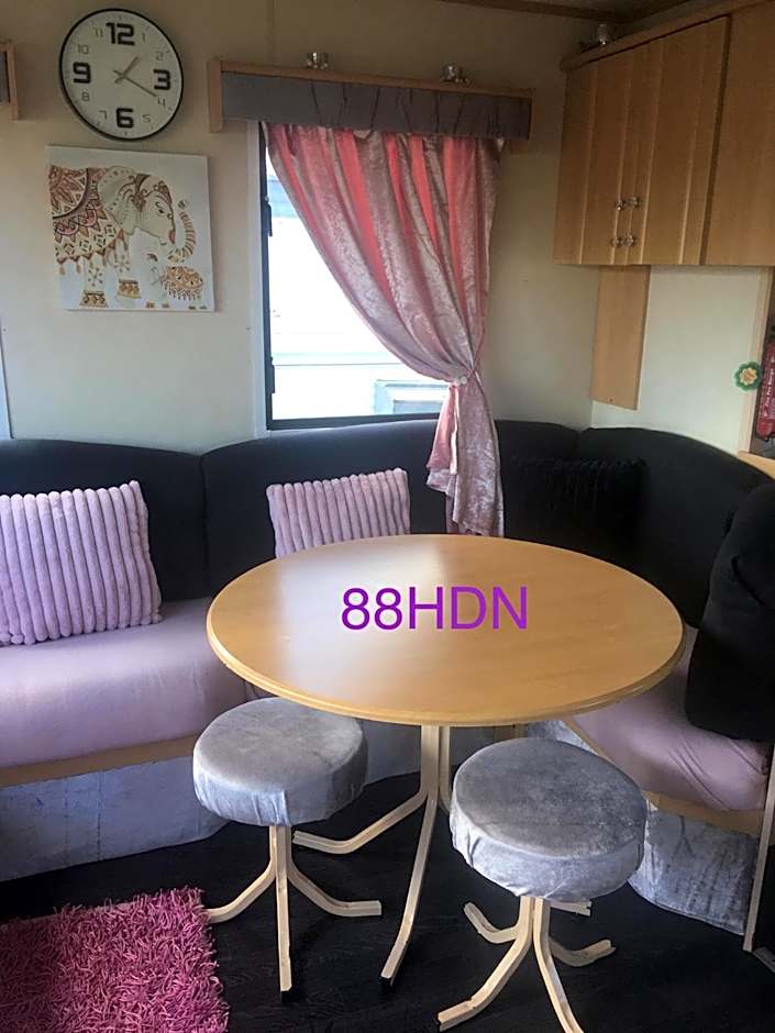 HAPPY DAYS Caravan88 North