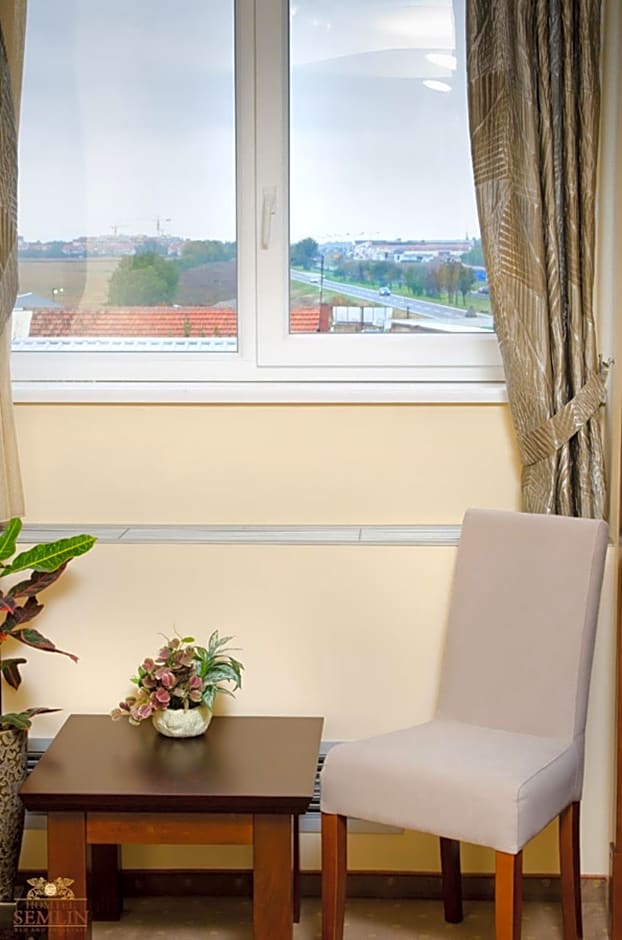 Garni Hotel Semlin B&B