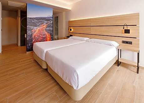 Superior Double Room with Pool View
