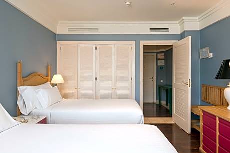 Double or Twin Room with Side Sea View