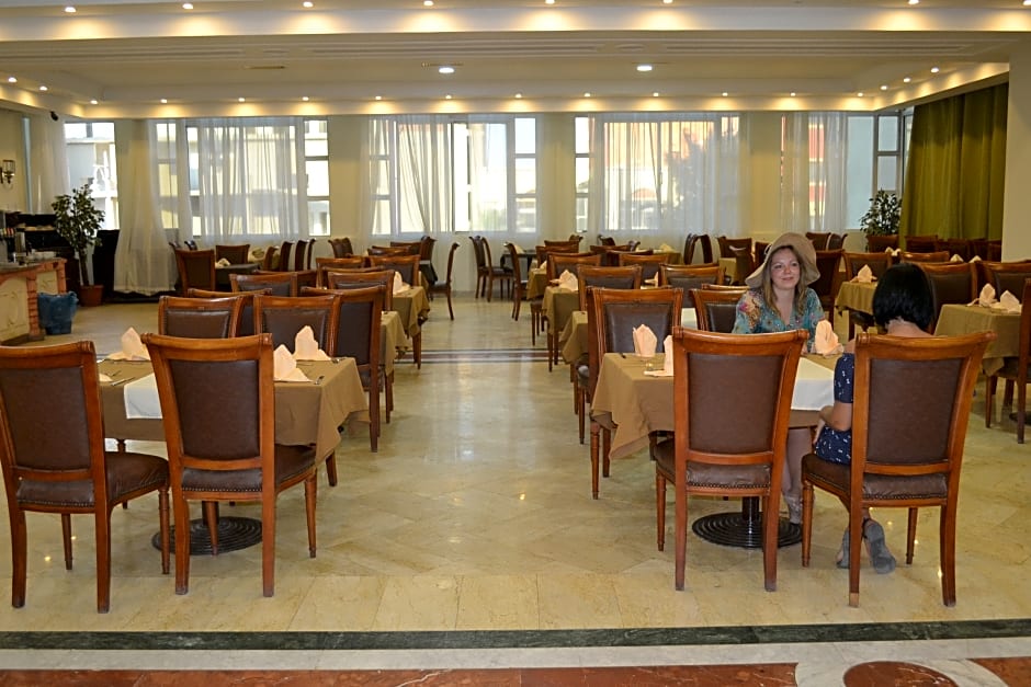 Dexon Roma Hotel & Aqua Park