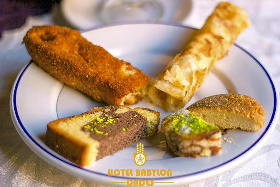 Hotel Babylon Dades