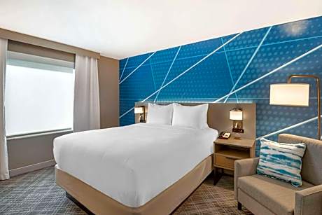 Queen Room - Accessible/Non-Smoking