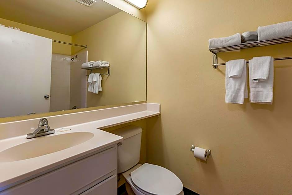 Suburban Studios Albuquerque Midtown - University