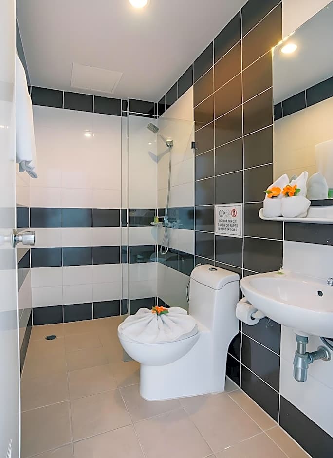 iCheck inn Chill Patong