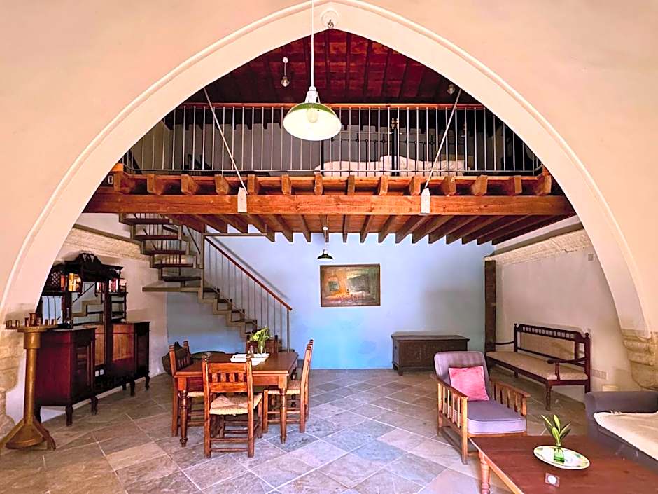 Porfyrios Country House