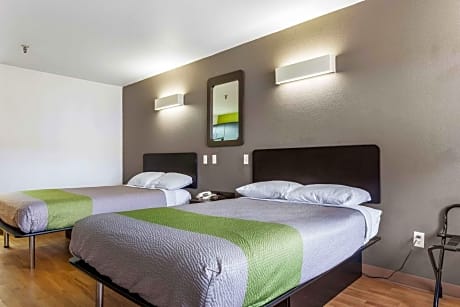 Deluxe Quadruple Room - Non-Smoking