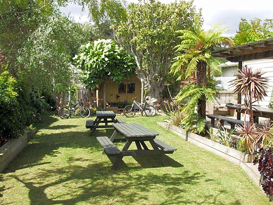 Lady Bowen Bed & Breakfast