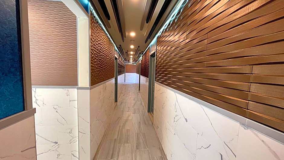 Quintessence ApartHotel