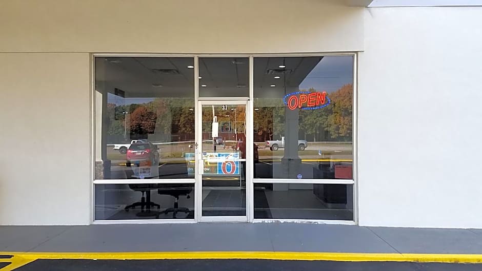 Motel 6-Alma, AR l-40