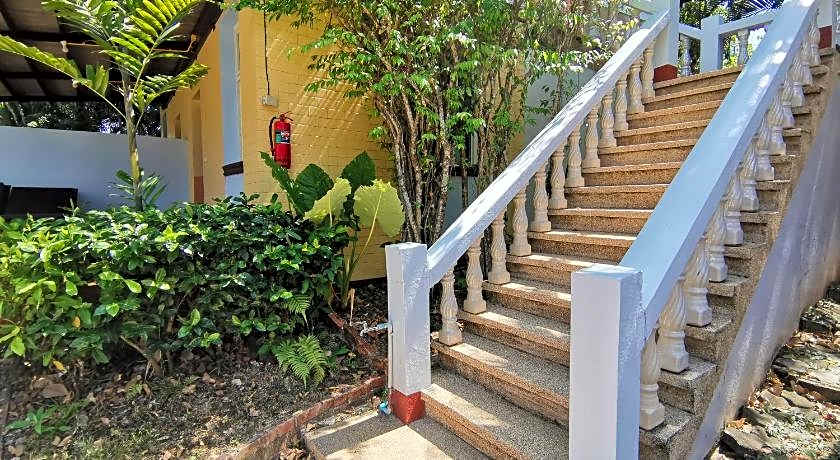 Holiday Villa, Lanta