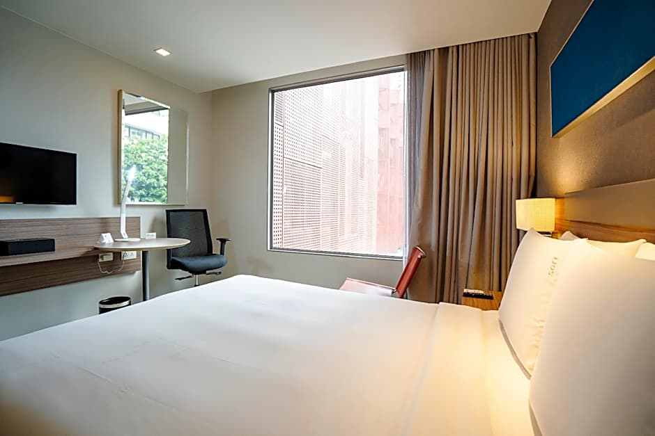 Holiday Inn Express Bangkok Sathorn By IHG