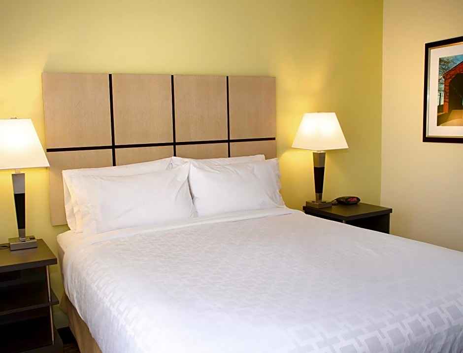 Candlewood Suites Lancaster West