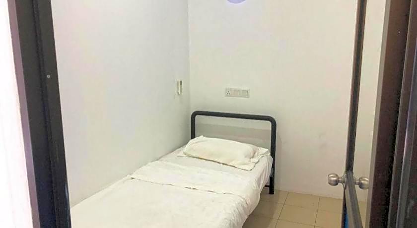 SPOT ON 90077 Cherry's Lodge