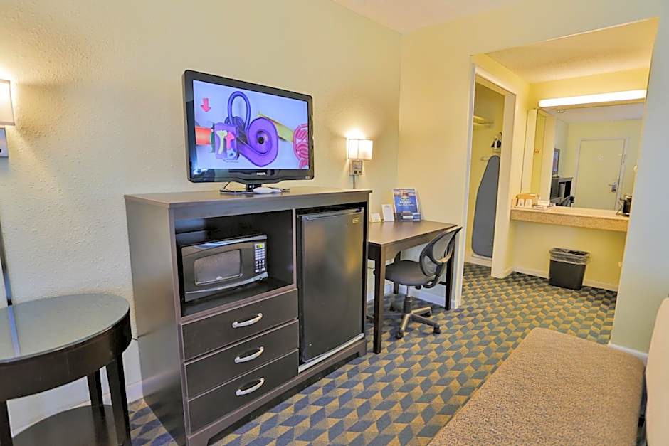 Days Inn by Wyndham Wrightstown McGuire AFB/Bordentown