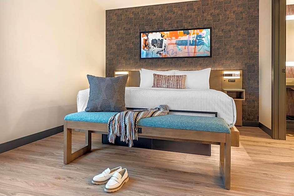 Cambria Hotel Denver Downtown RiNo