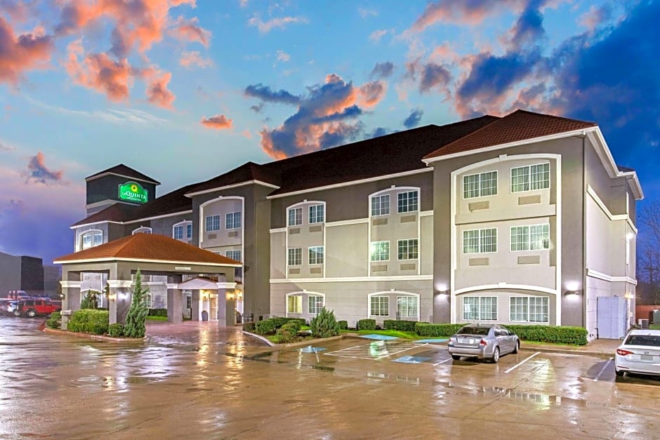 La Quinta Inn & Suites by Wyndham Cleburne