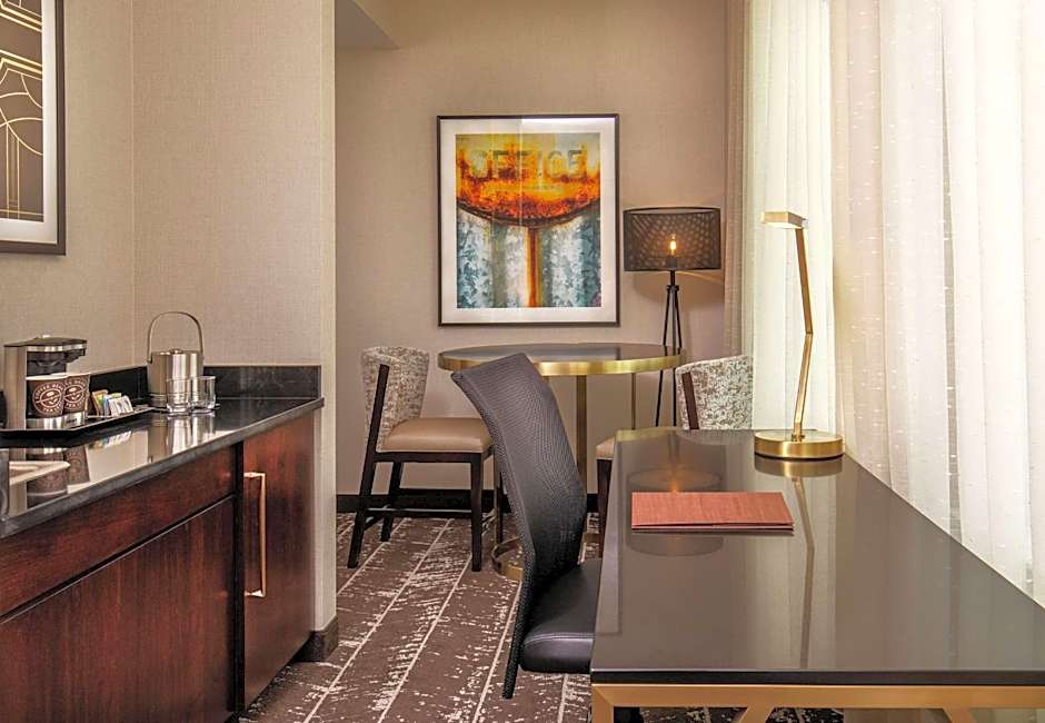 DoubleTree By Hilton Youngstown Downtown
