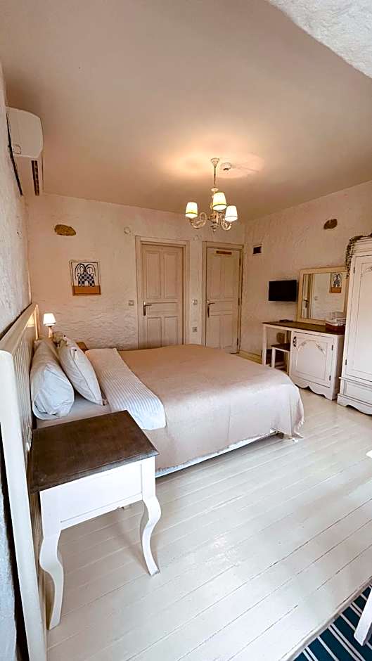 Mina Otel by Adda Alaçatı