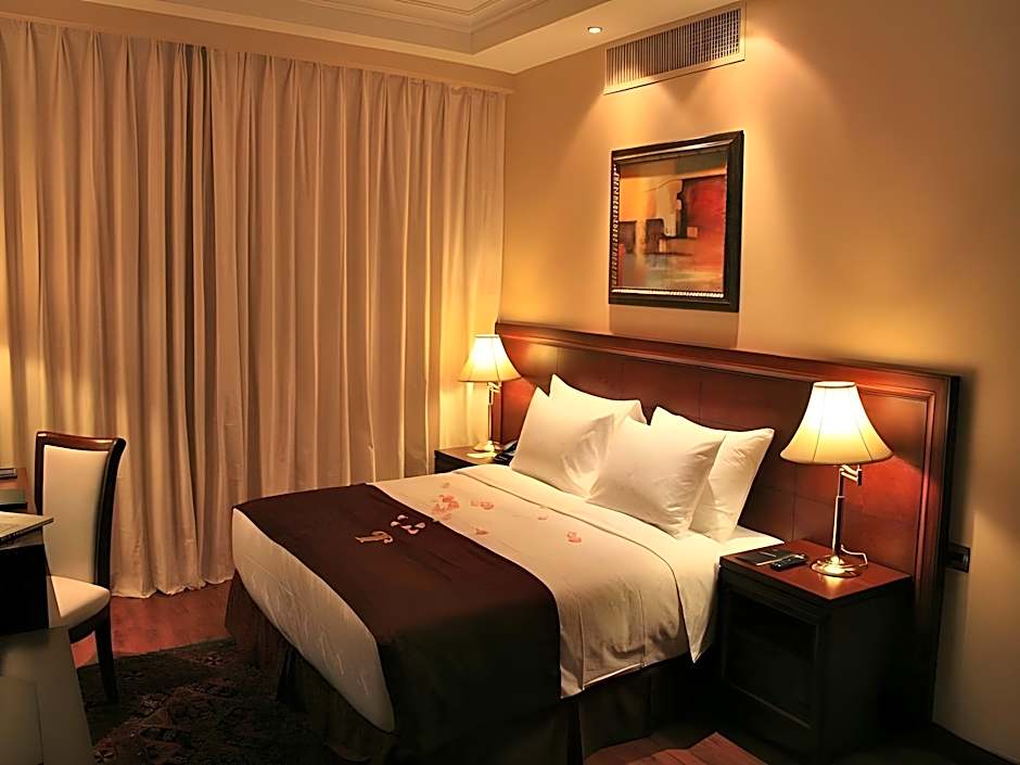 Photo 1 of 14 of Suite