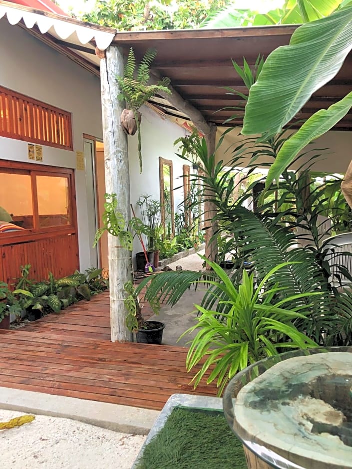 La Luna Boutique Dhangethi