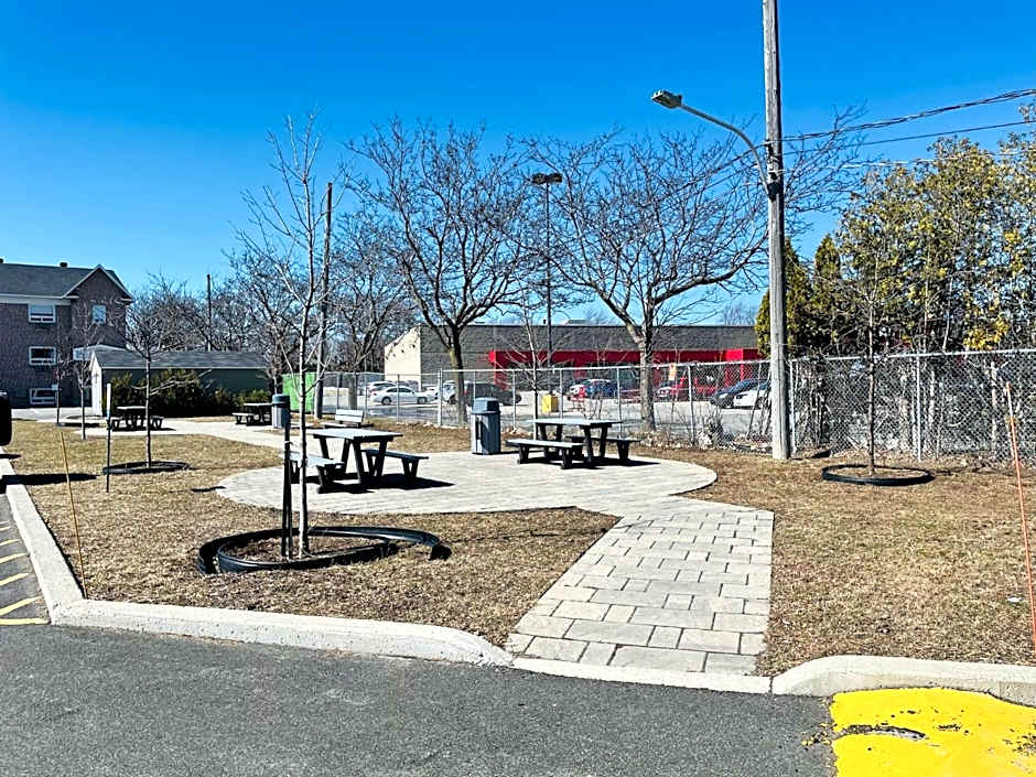 Econo Lodge Brossard