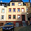 Monkey Factory - Mini Home-Stay Hostel