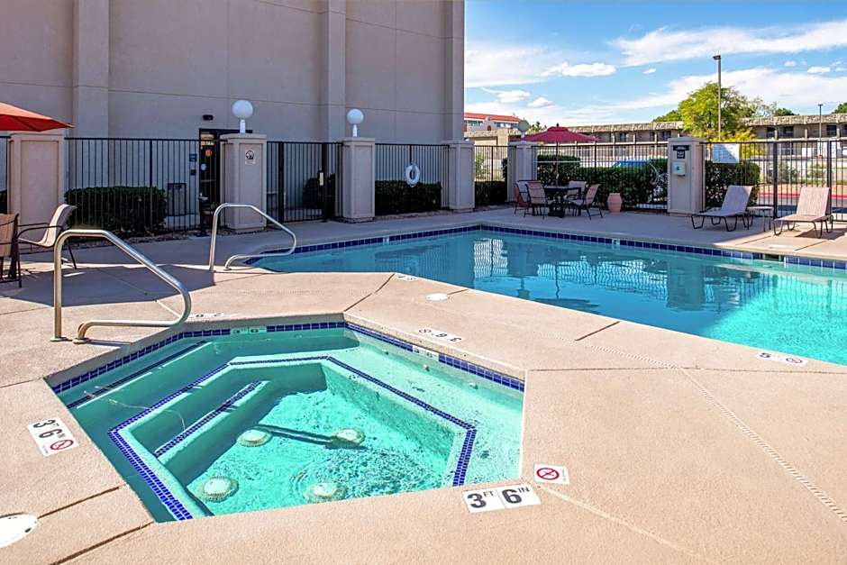 Hampton Inn By Hilton Albuquerque-University/Midtown