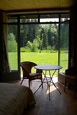 Standard Twin Room with Garden View