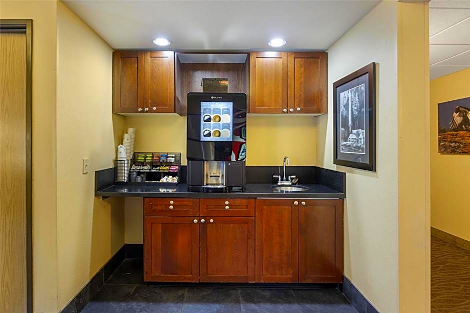 Best Western Plus Columbia River Inn