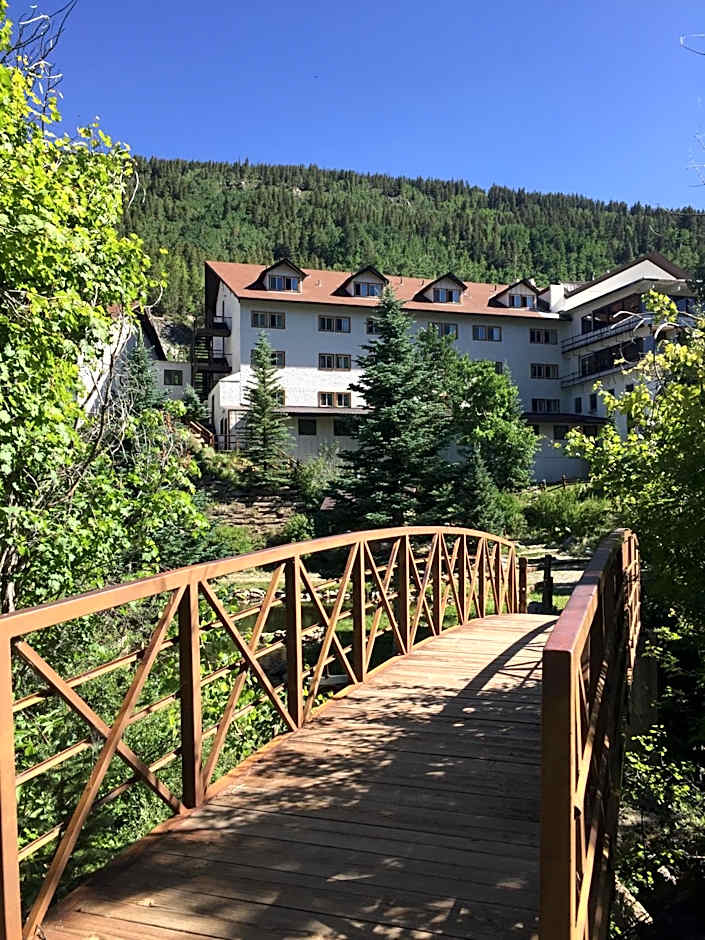 Monarch Mountain Lodge