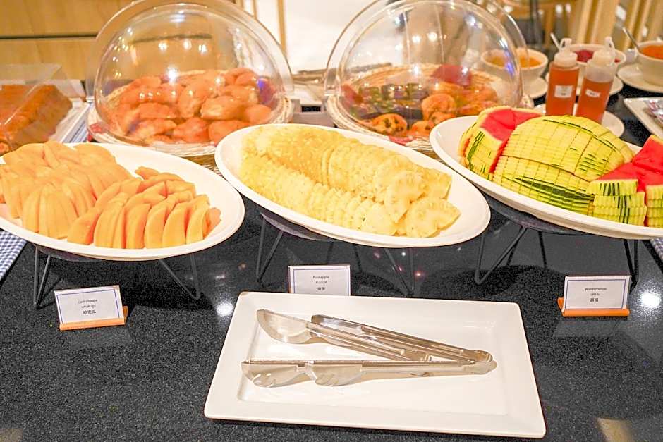 Holiday Inn Express And Suites Bangkok Central Pier By IHG