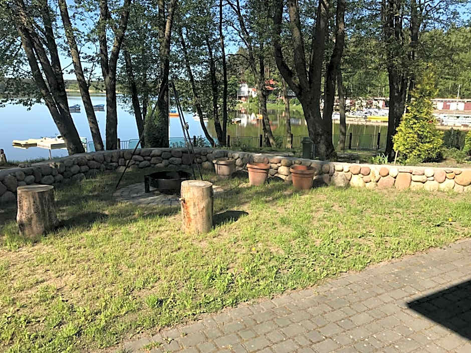 Domki Kaszuby - jezioro las i zoo w Szarlocie