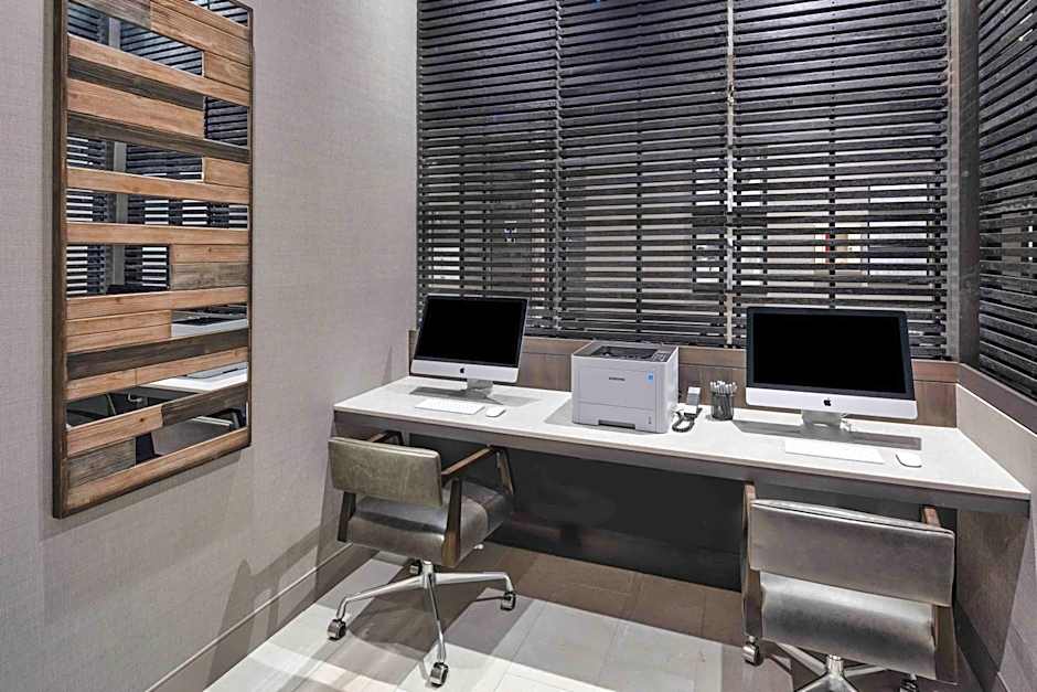 Holiday Inn Express Boston Logan Airport - Revere By IHG