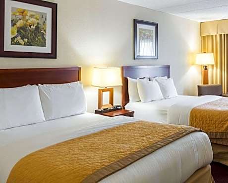 Queen Room with Two Queen Beds - Non-Smoking