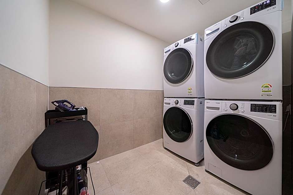 Gyeongju Poverta Hotel