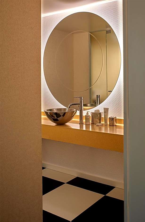 The Valorian Los Angeles, Curio Collection by Hilton