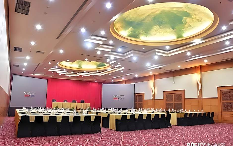 Rocky Plaza Hotel Padang