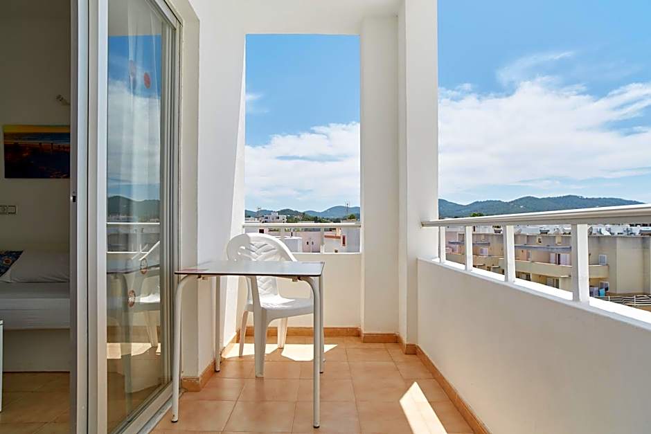 Apartamentos San Antonio Beach