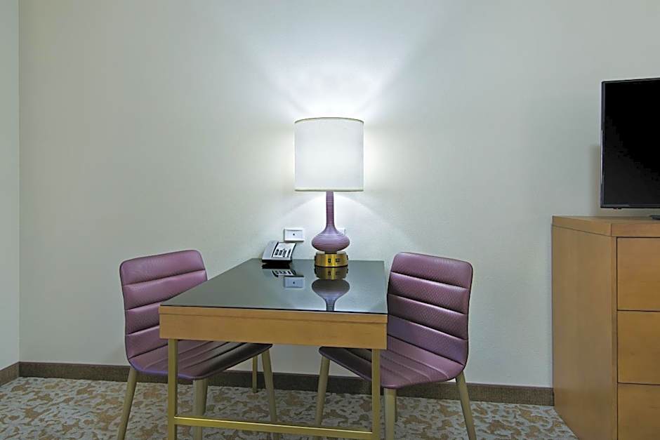 Oxford Suites Sonoma - Rohnert Park