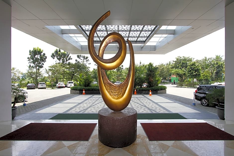 Lorin Syariah Solo Hotel