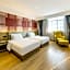 Moli Hotel (Guangzhou Yongqingfang Zhongshan 8th Road Subway Station)